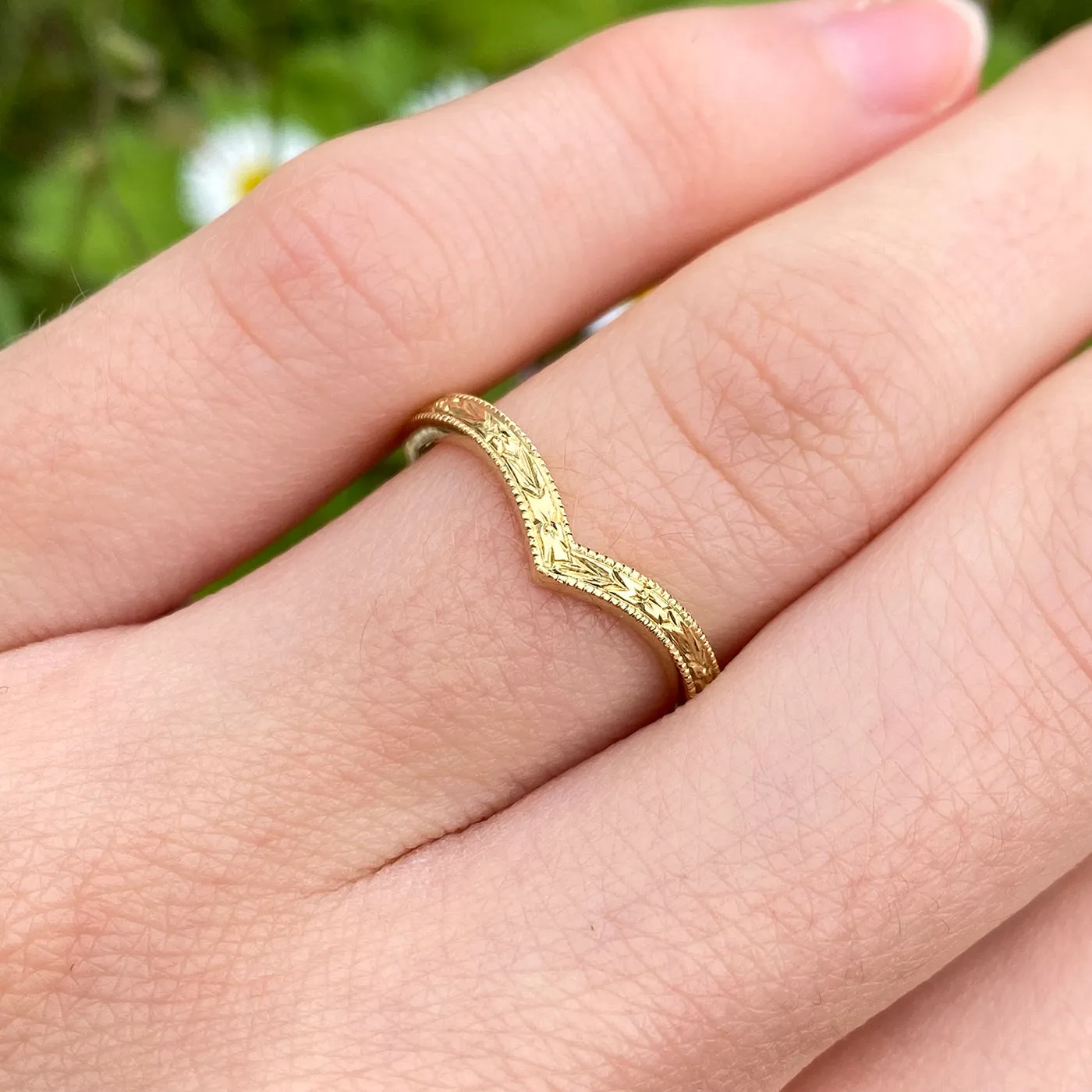 18ct Gold Orange Blossom Engraved Wishbone Wedding Ring – Size M