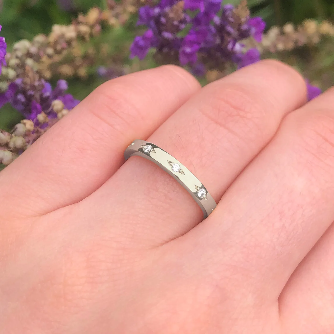 18ct White Gold Engraved Bead-Set Diamond Wedding Ring