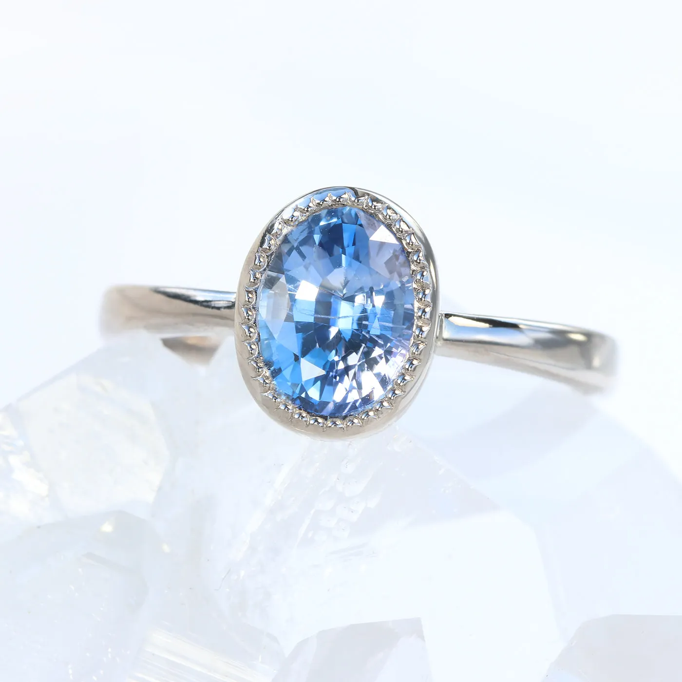 18ct White Gold Oval Cut Blue Sapphire Solitaire Engagement Ring