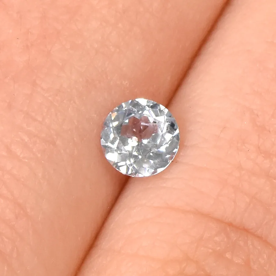 5.2mm Icy Silver-Grey Lavender Sapphire 0.62ct SA46