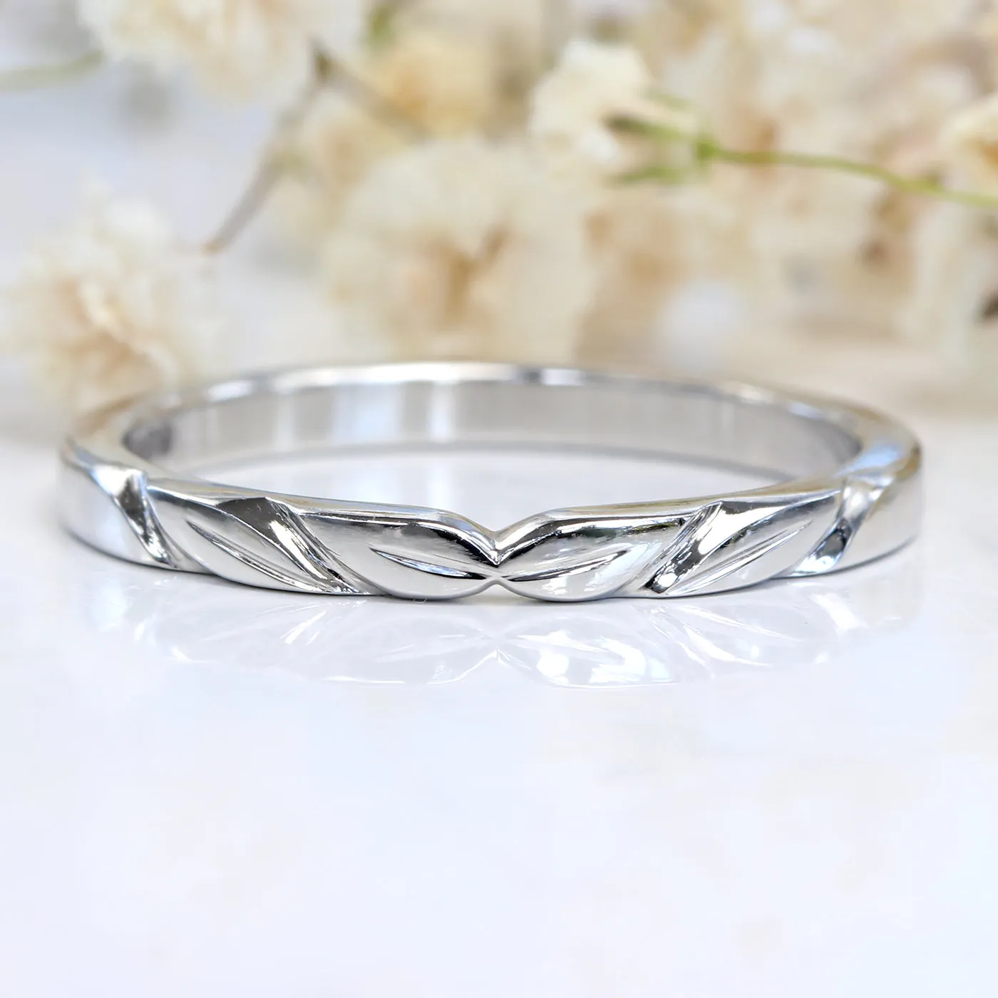 950 Platinum Slim Leaf Wedding Ring