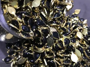 Black Drop Metal Kundan Stone (With Enamel- 12x6 mm)