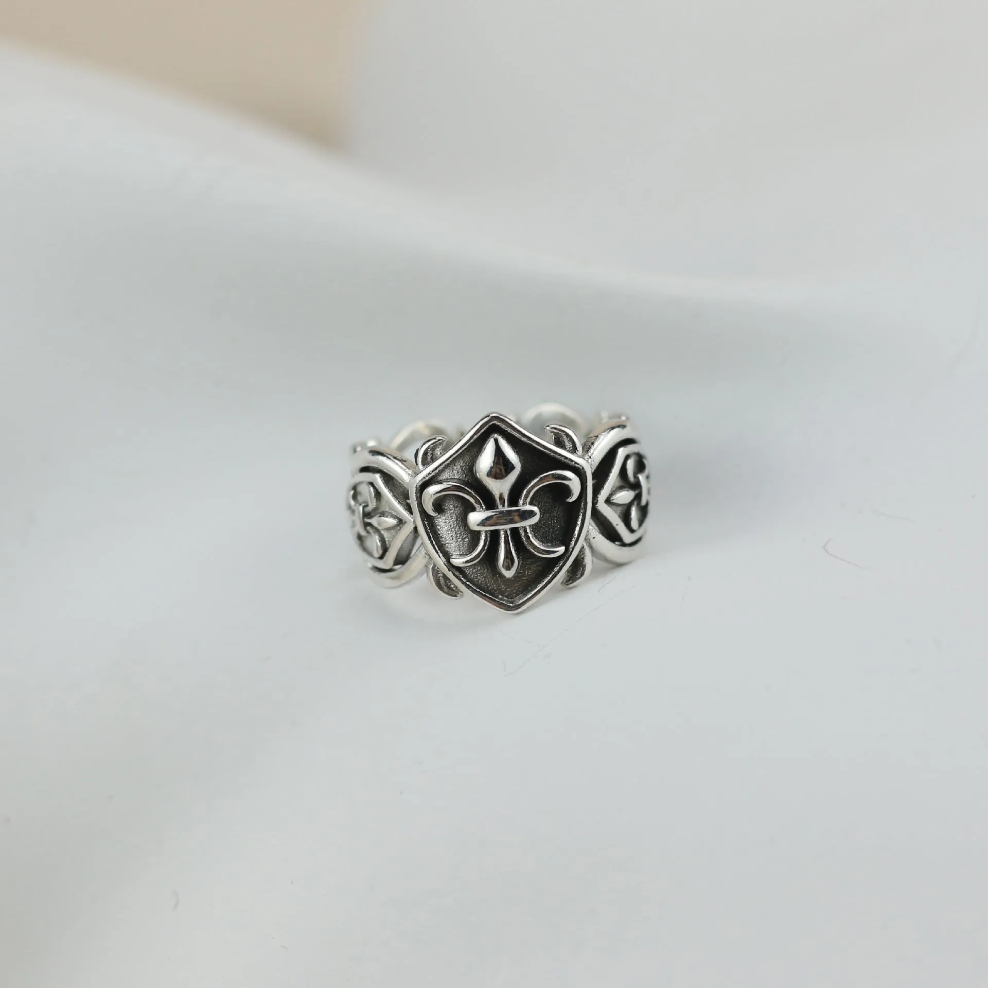 Chrome Hearts Scout Flower Ring