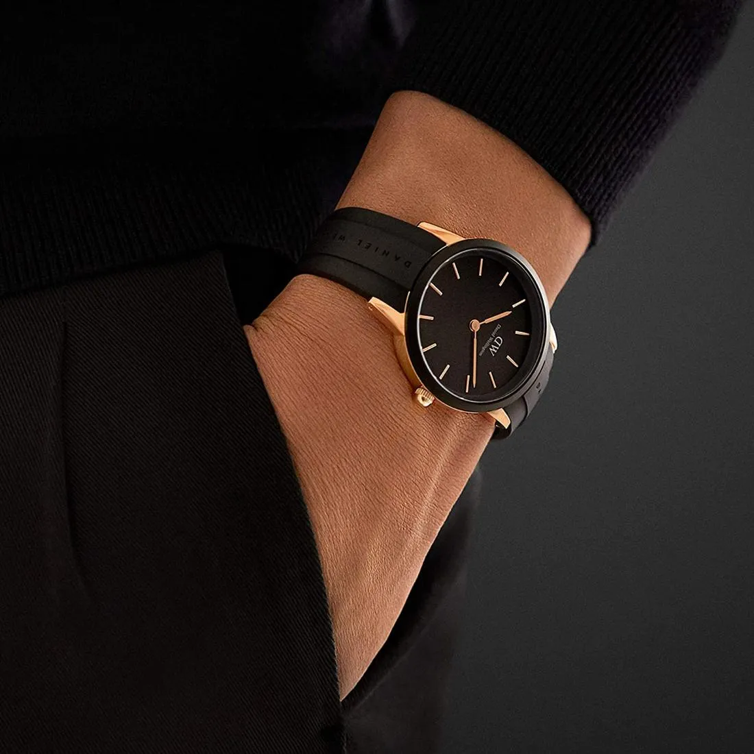 Daniel Wellington Black Dial Men Analogue Watch - DW00100425
