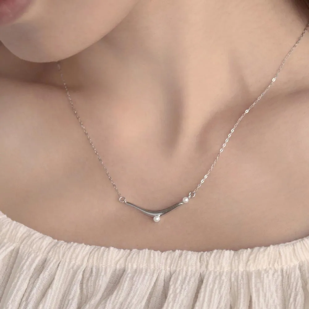 Freshwater Pearl Detail Curved Bar Necklace