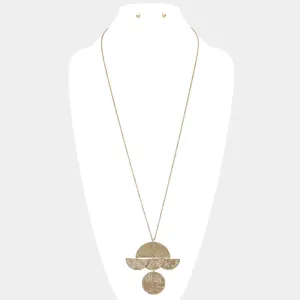 iLLASPARKZ Geometric Patterned Metal Link Pendant Necklace