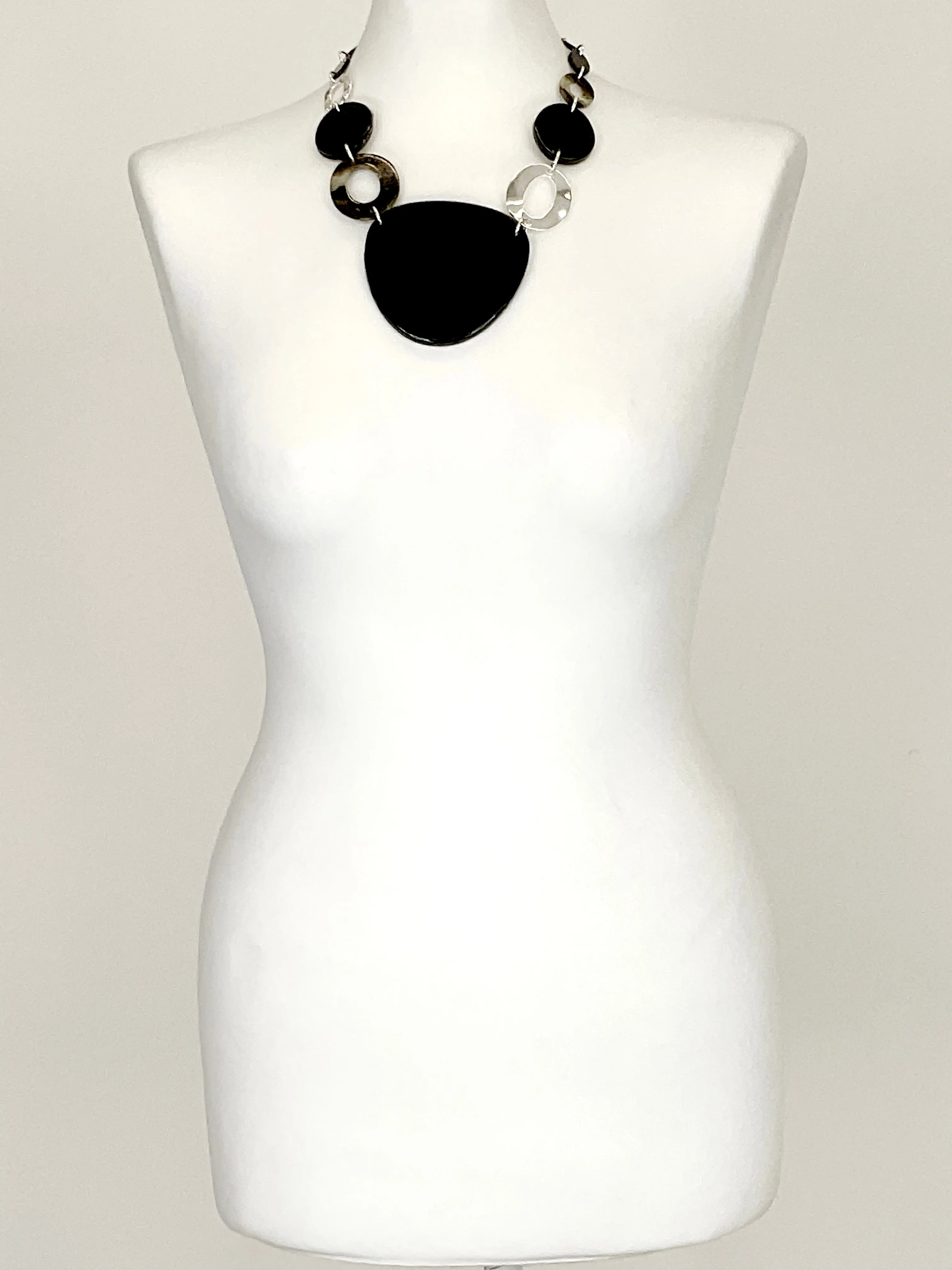 Made in Italy Lagenlook Gloss Gem Colour design Necklace . 22002