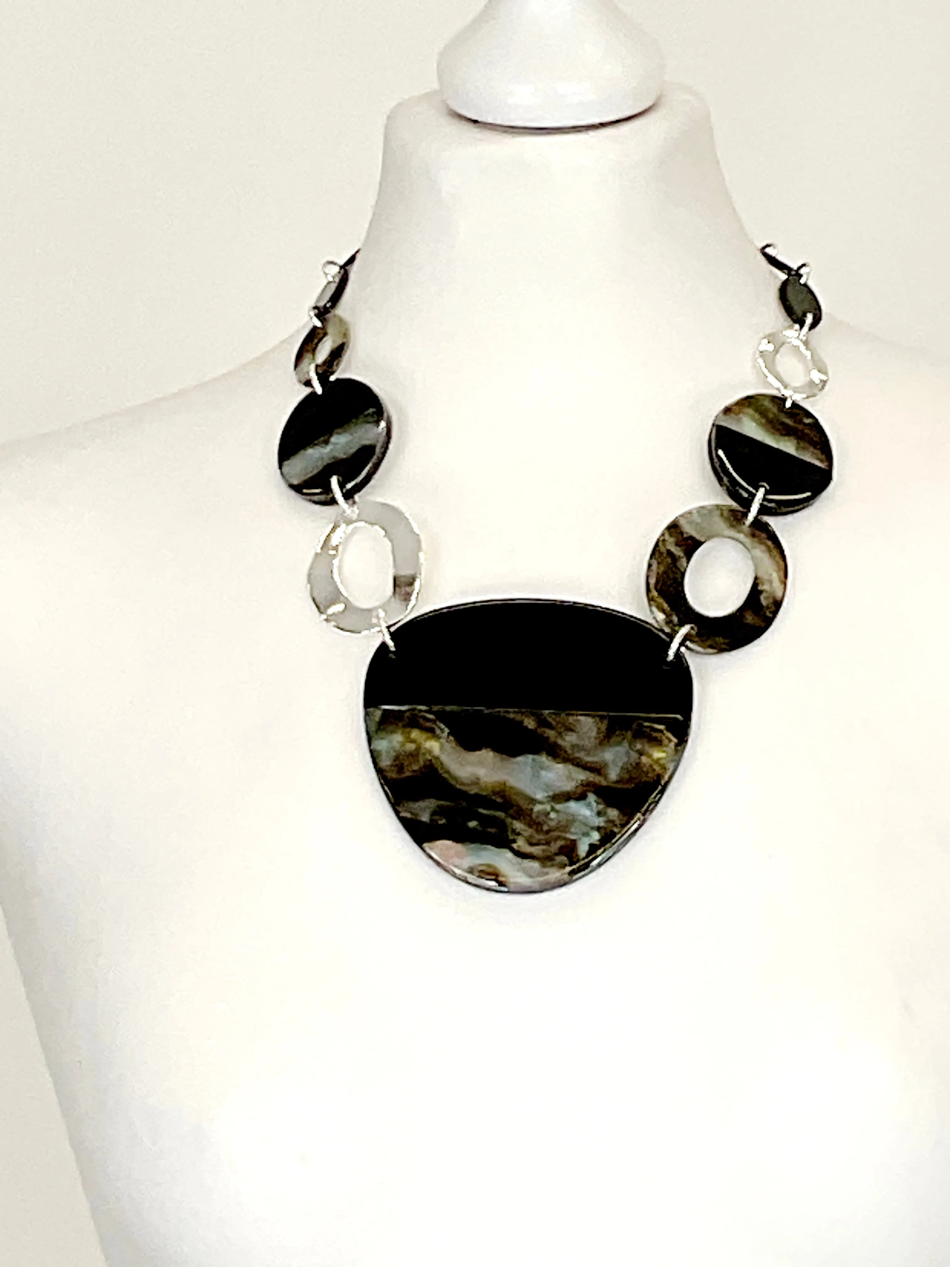Made in Italy Lagenlook Gloss Gem Colour design Necklace . 22002