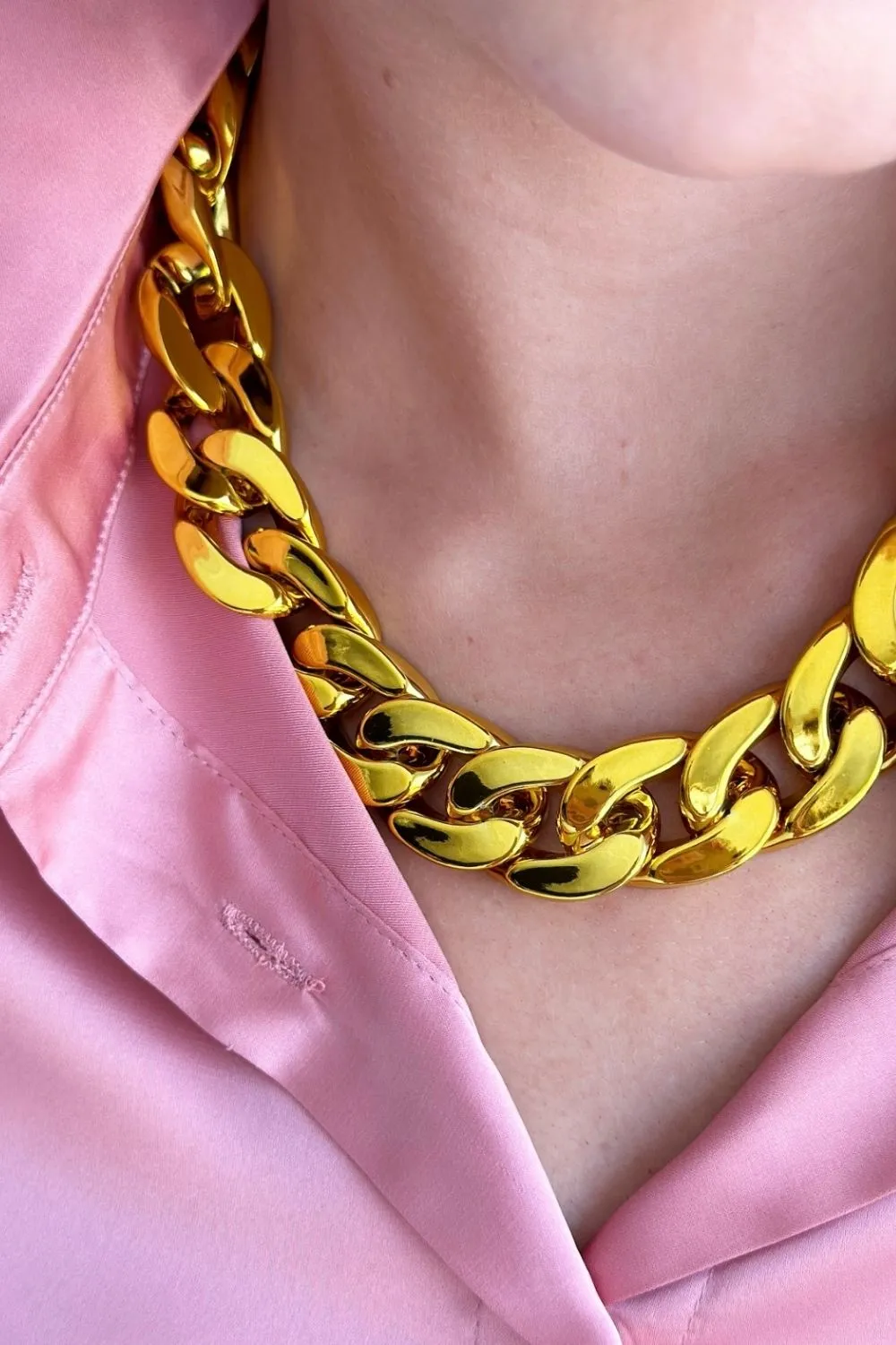 MET CHAIN NECKLACE - Metallic Yellow Gold