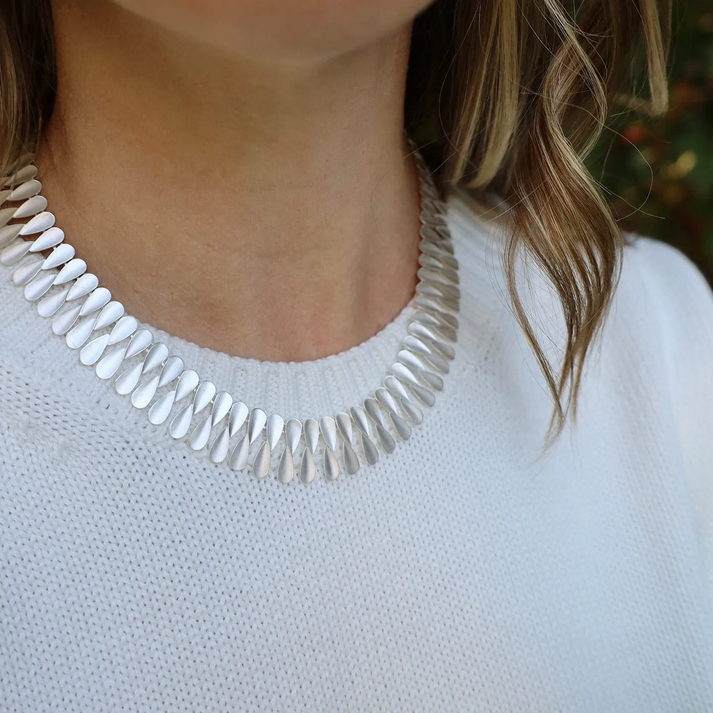 Teardrops Collar Necklace