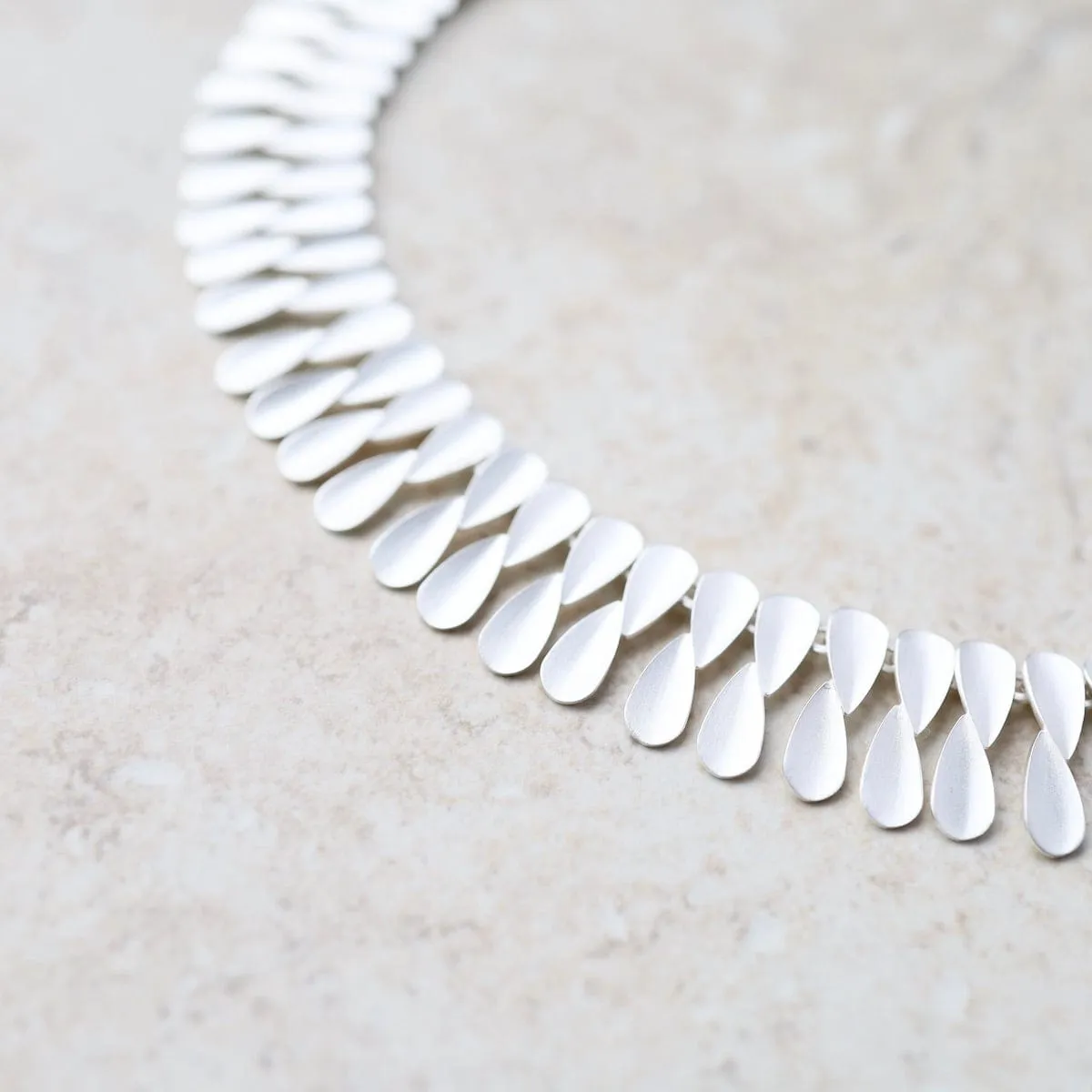 Teardrops Collar Necklace