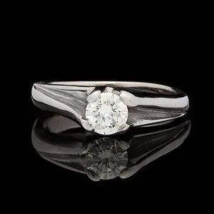 Unique 18Kt Solitaire Ring